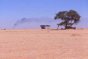 Pozzi di petrolio in Libia - Deserto del Sahara